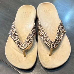 Women's Original CROCS Kadee II Leopard Flip Versatile Comfortable Size 7 EUC